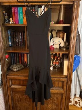 Windsor Black Midi Dress NWT Size M Ruffle Hem Strappy Back